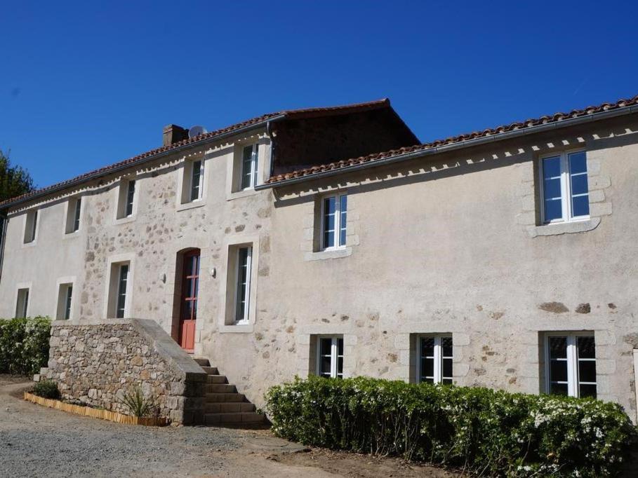 L'Escale Du Bocage Piscine Couverte Chauffee La Flocellière Εξωτερικό φωτογραφία